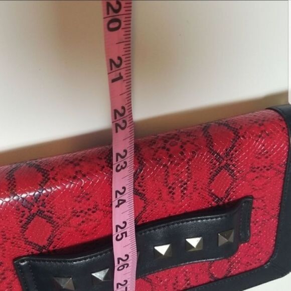 JL Womens Red & Black Snakeskin Embosse Medium Crossbody Bag - New - Picture 7 of 12